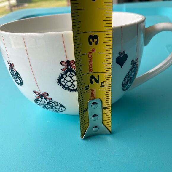 EUC - Brighton Coffee/Tea/Hot Chocolate Large Mug - White with Brighton Design - Picture 5 of 6